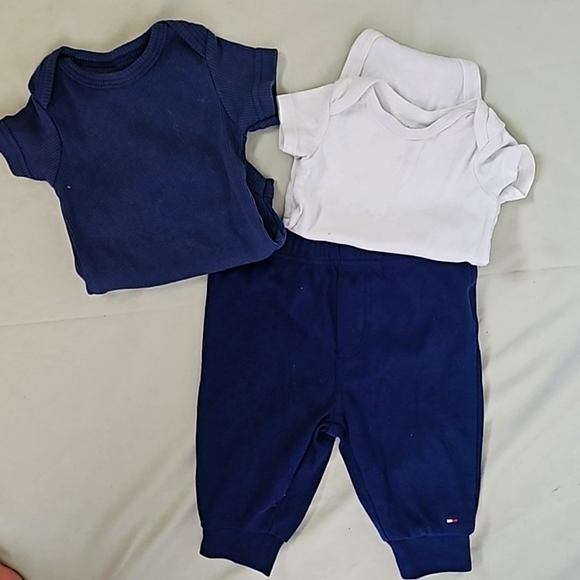 9 pc Baby boy bundle! Nike, Tommy Hilfigger, etc NB thru 3-6mo includ mix/match - Picture 6 of 7
